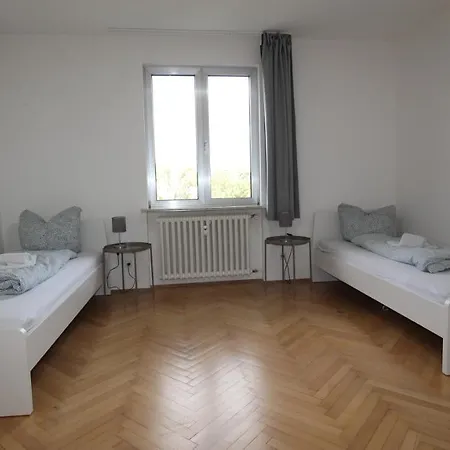Apartmenthaus Kitzingen - Grosszuegige Wohnungen Fuer Je 6 Personen Mit Balkon Exterior photo