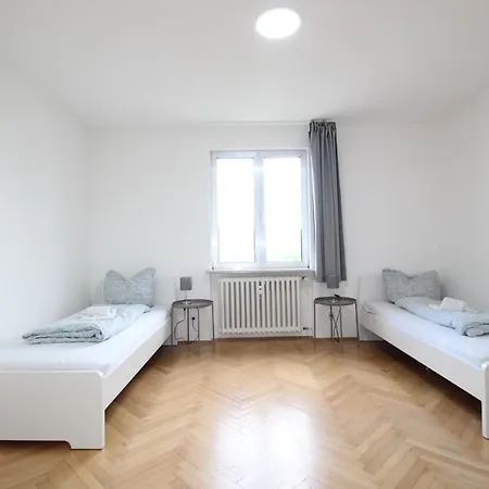 Apartmenthaus Kitzingen - Grosszuegige Wohnungen Fuer Je 6 Personen Mit Balkon Exterior photo