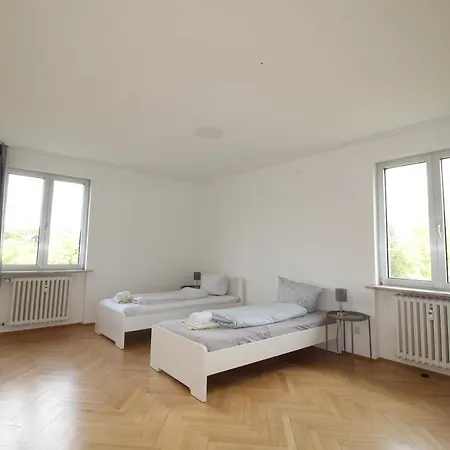 Apartmenthaus Kitzingen - Grosszuegige Wohnungen Fuer Je 6 Personen Mit Balkon Exterior photo