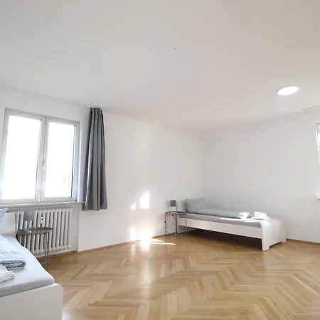 Apartmenthaus Kitzingen - Grosszuegige Wohnungen Fuer Je 6 Personen Mit Balkon Exterior photo