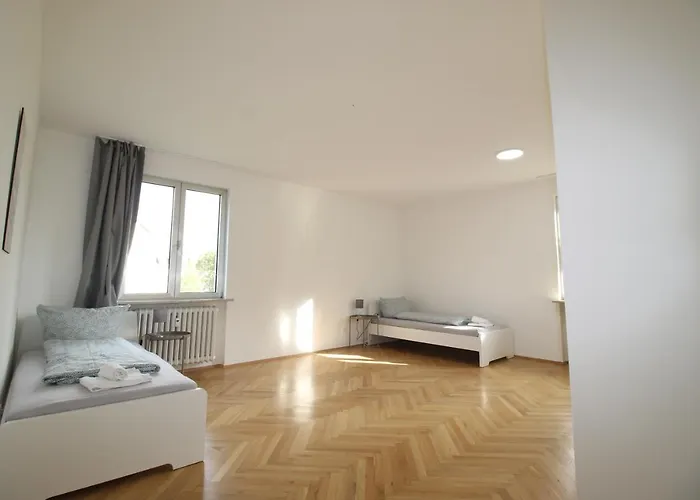 Apartmenthaus Kitzingen - Grosszuegige Wohnungen Fuer Je 6 Personen Mit Balkon