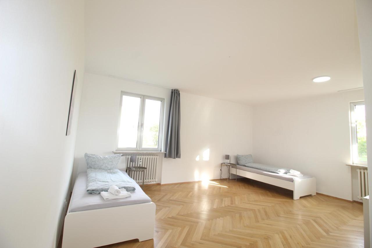 Apartmenthaus - Grosszugige Fur Je 6 Personen Mit Balkon Kitzingen