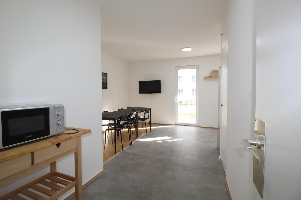 Apartmenthaus - Grosszugige Fur Je 6 Personen Mit Balkon Apartment Kitzingen