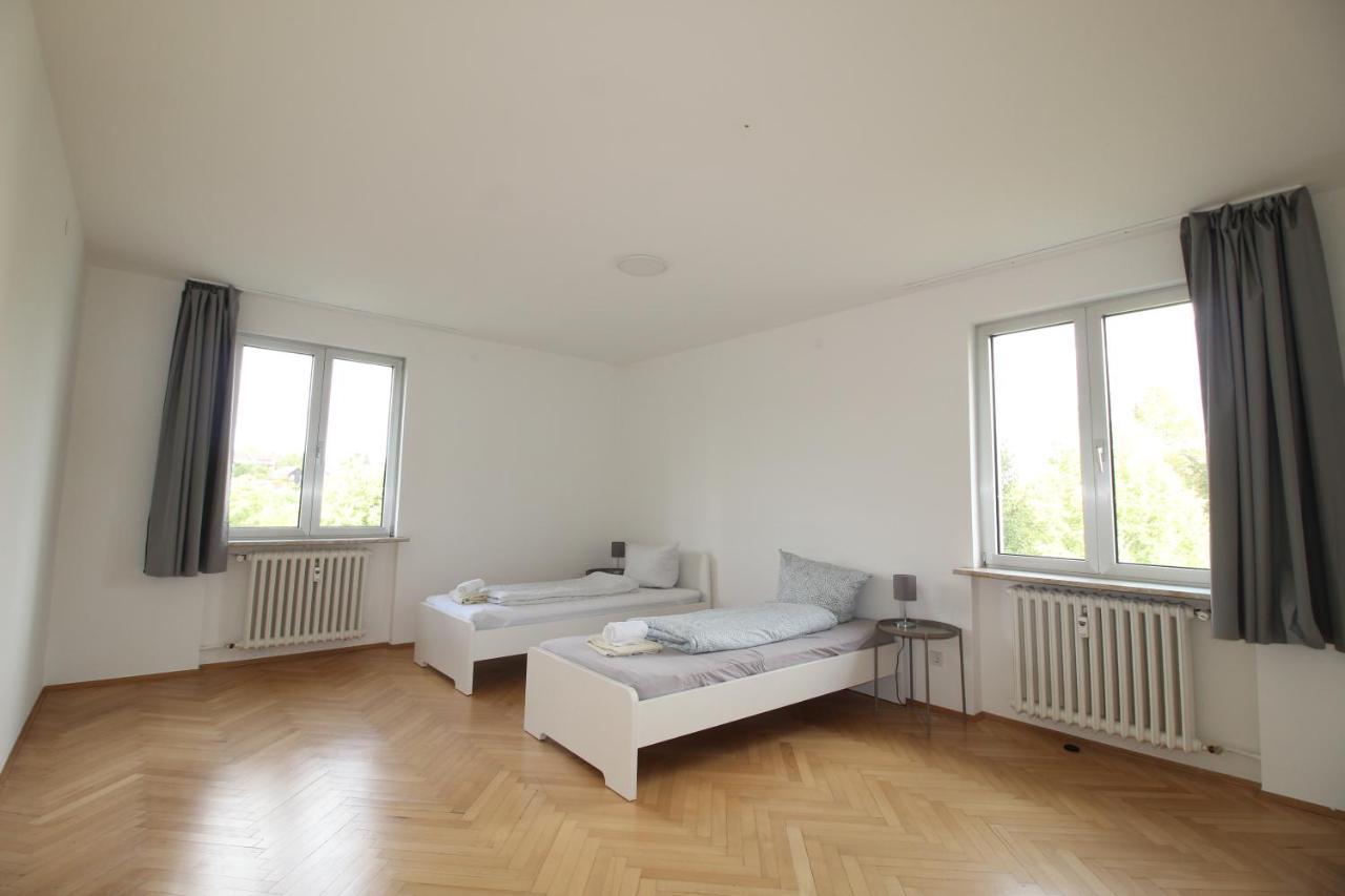 Apartmenthaus - Grosszugige Fur Je 6 Personen Mit Balkon Kitzingen