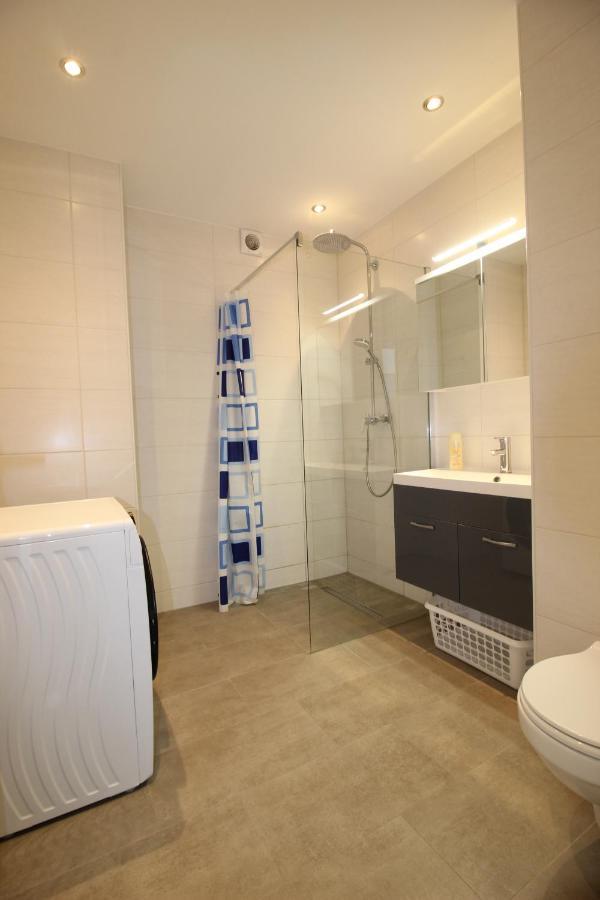 Apartmenthaus - Grosszugige Fur Je 6 Personen Mit Balkon Kitzingen