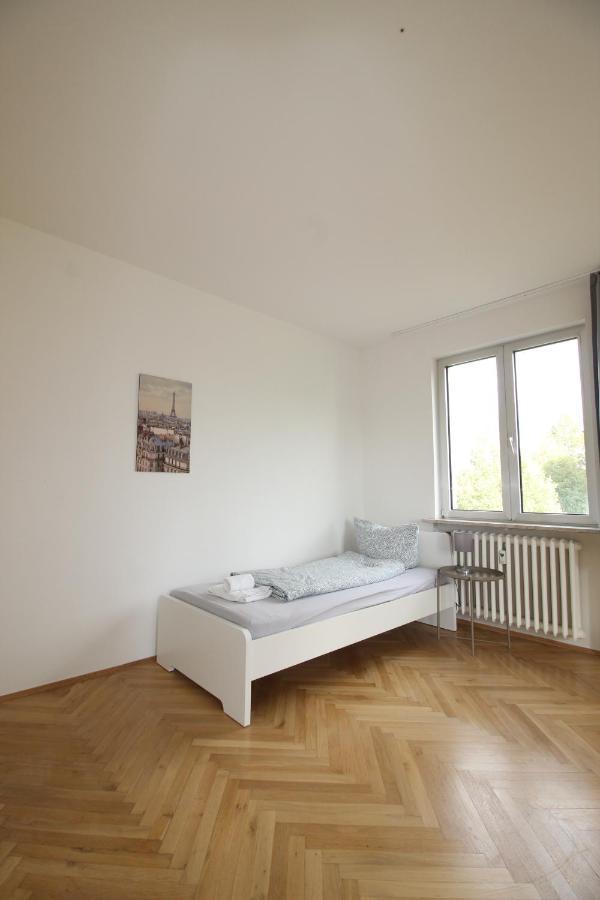 Apartmenthaus - Grosszugige Fur Je 6 Personen Mit Balkon Kitzingen